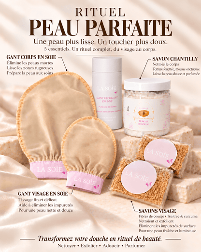 Rituel Peau Parfaite LA SOIE : gants visage et corps en soie, cylindre rose, savons aux fibres de courge et savon chantilly Hammam. Parfum du coffret au choix.